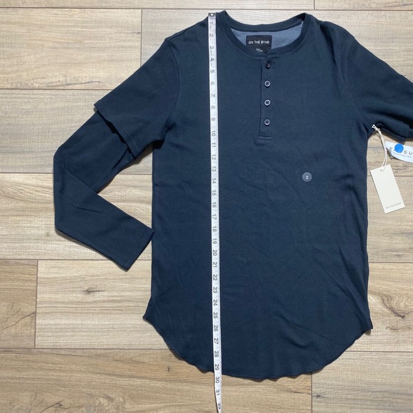 PacSun On the Byas Shirt Mens Long Sleeve Henley Shirt Size Small Longer Length - Picture 3 of 12